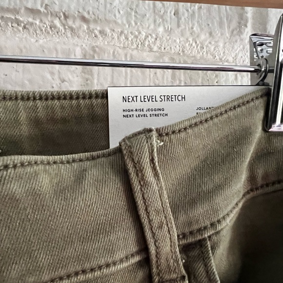 NWT Women’s Sz 16 High Rise Next Level Stretch American Eagle Jeans MSRP $59.95 - Picture 5 of 7